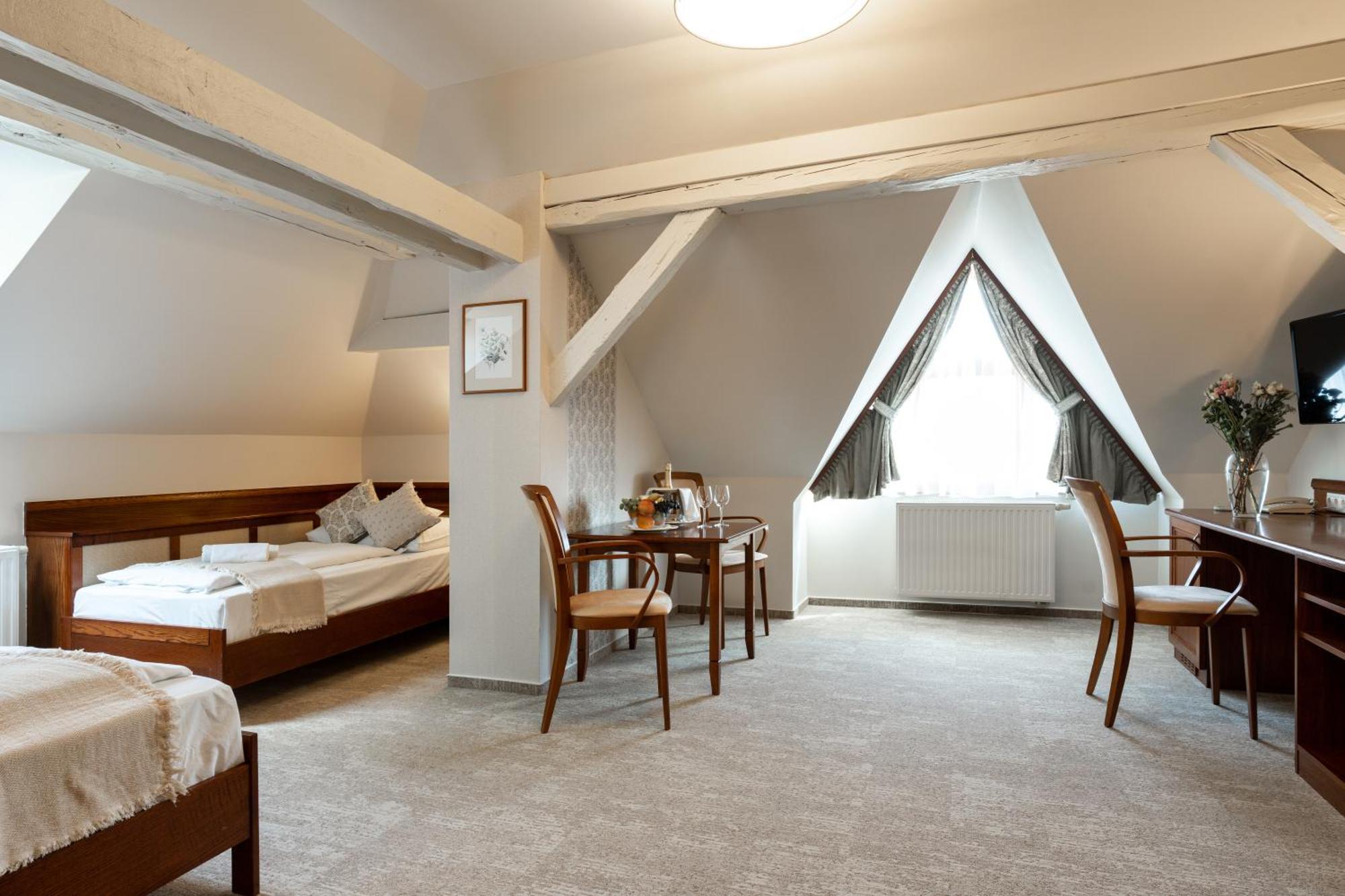 Hotel Kardosfa 3*